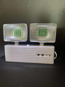LED-Notfalllampe mit wiederaufladbarem Akku und zwei Köpfen